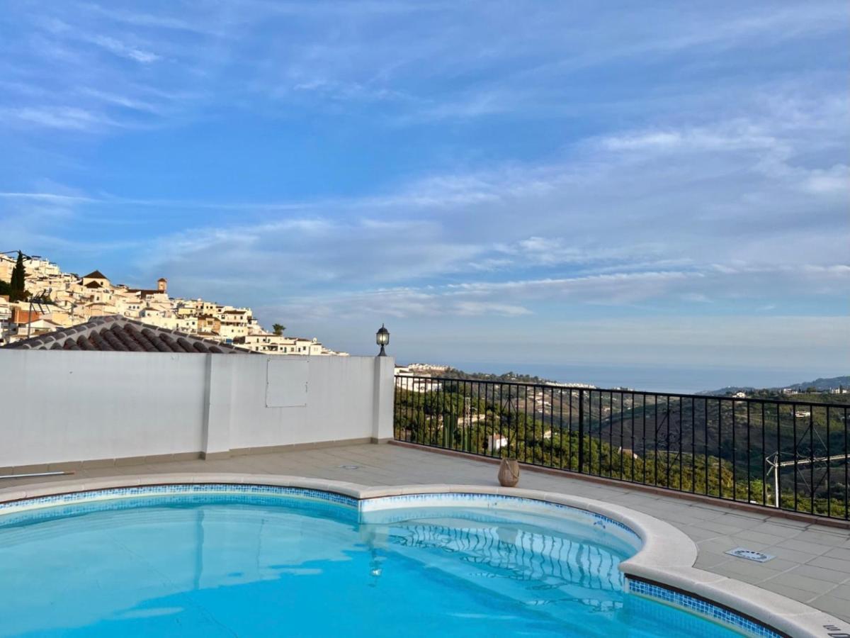 Casa La Aguanosa Con Piscina Y Vistas Al Mar Daire Frigiliana Dış mekan fotoğraf